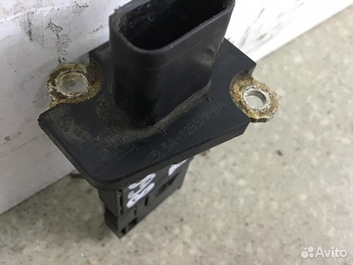 Расходомер воздуха (массметр) Ford Focus III 2011