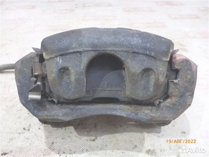 Суппорт передний правый Nissan Teana J31 VQ23DE