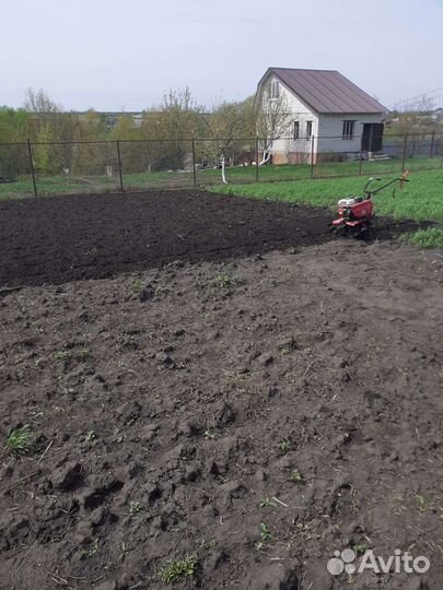 Вспашка земли мотоблоком