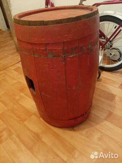 Деревянная бочка