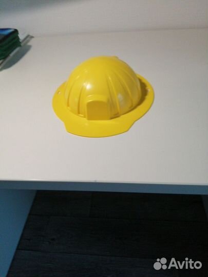 Игрушечная каска