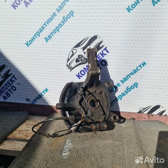 Кулак поворотный передний левый Nissan Qashqai J10