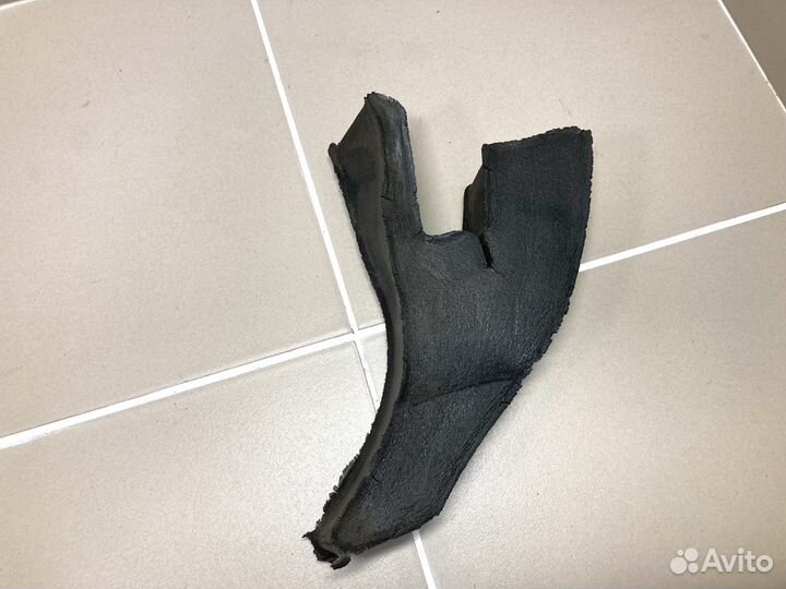 Уплотнитель крыла Skoda Superb 2008-2015