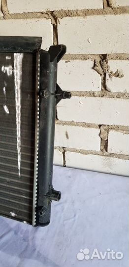 Volkswagen Passat B6 Радиатор охлаждения основной