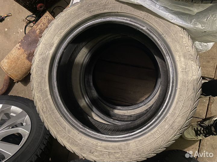 Goodyear UltraGrip Extreme 205/55 R16