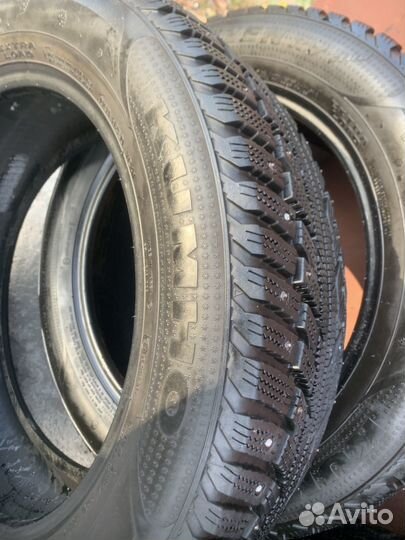 Kumho I'Zen RV Stud KC16 215/60 R17 100T