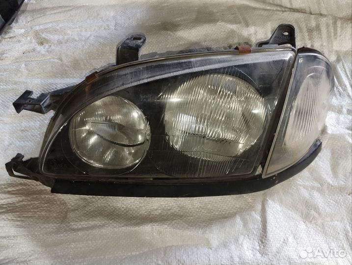 Фара на Toyota Caldina 2 левые