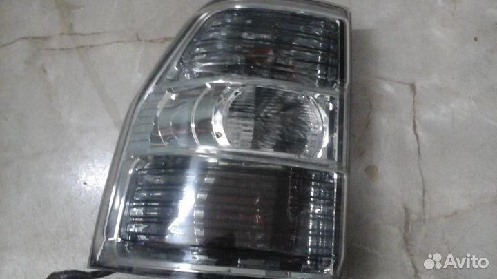 Мицубиси паджеро, 2008 / Mitsubishi pajero - фары