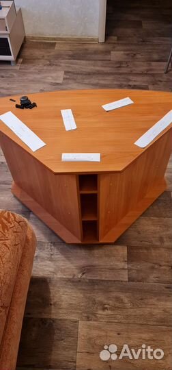 Тумба под телевизор угловая