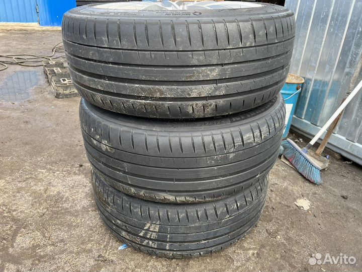 Michelin Pilot Sport 4 245/45 R19