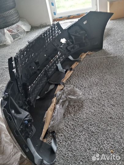 Передний бампер от лада веста новое