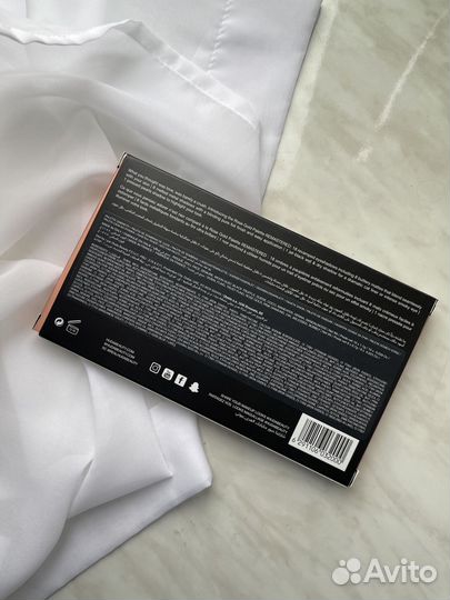 Палетка теней Huda Beauty Rose Gold