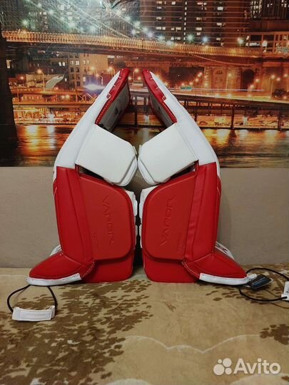 Новые вратарские щитки Bauer Vapor 2X подростковые