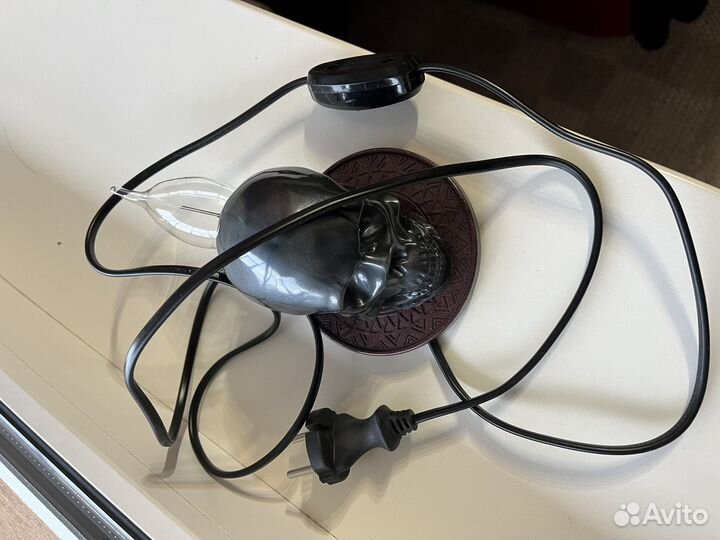 Череп-бра настенный