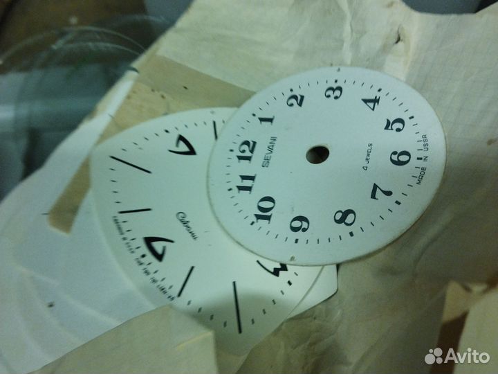 Стекла и циферблаты для будильников совок