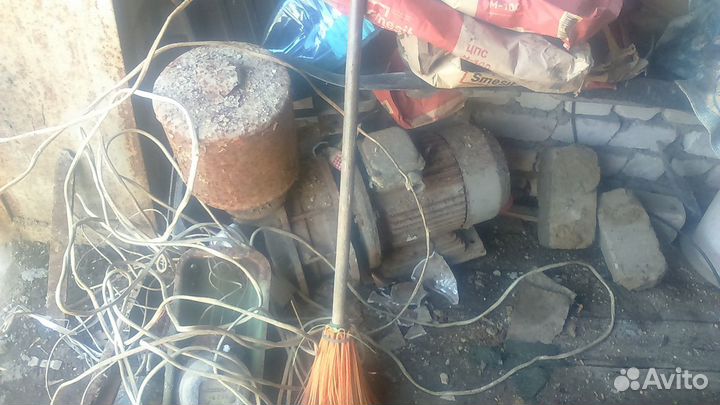 Двигатель с насосом Асинхронный