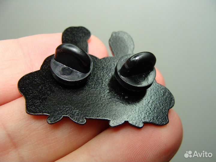 Металл Значок Beavis and Butt-Head на Диване MTV