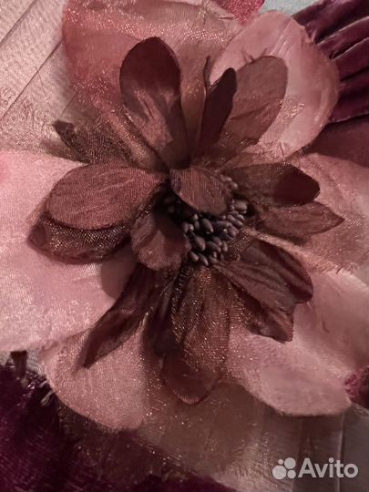 Нарядное платье для девочки3-4 года