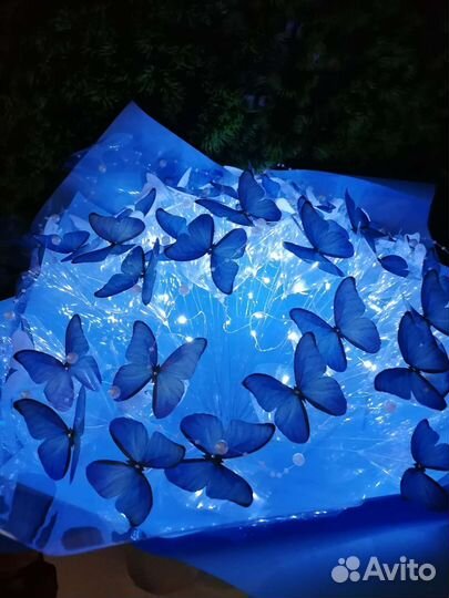 Букет из бабочек светящийся