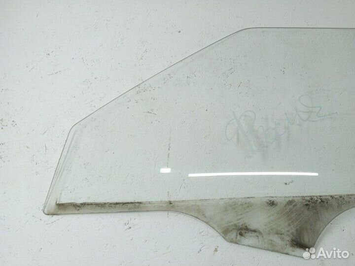 Стекло переднее левое Skoda Fabia 1.2 cgpa 2010