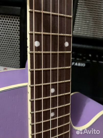 Гитара из Красного Дерева (индонезия)