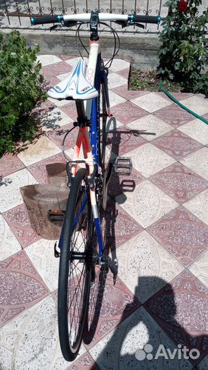 Шоссейный велосипед,гибрид циклокросс/гравийник