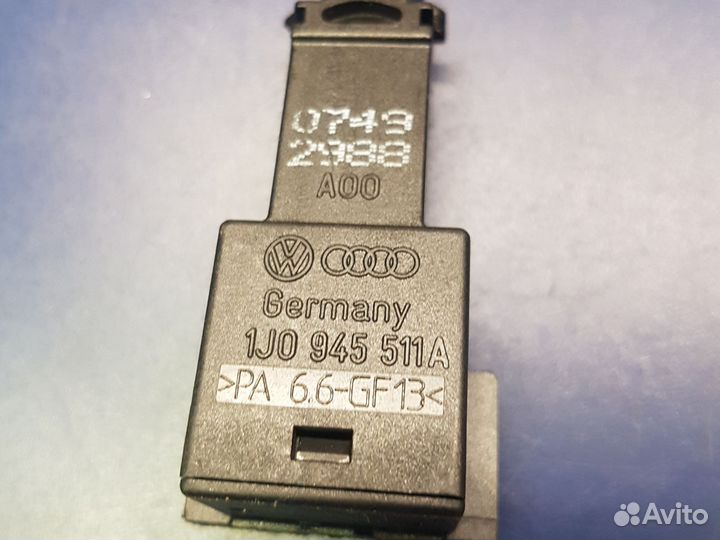 Выключатель стоп сигнала audi VW seat 1J0945511A