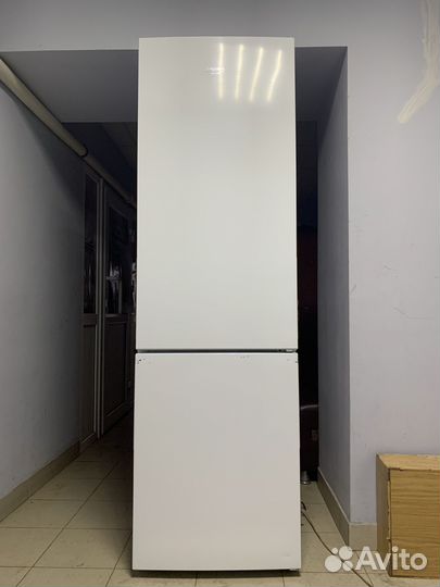 Холодильник Hotpoint-Ariston