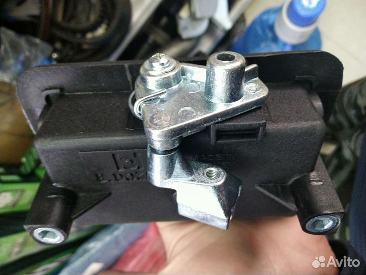 Ручка багажника сетра, пластиковая