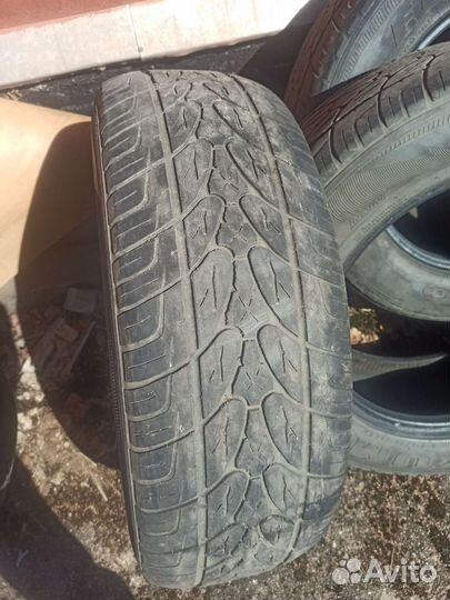 Kumho Ecsta STX KL12 235/65 R17 104V