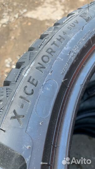 Michelin X-Ice North 4 SUV 265/40 R22 106T