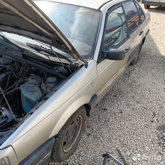 Авто в разборе Volkswagen Passat B3. 1.8