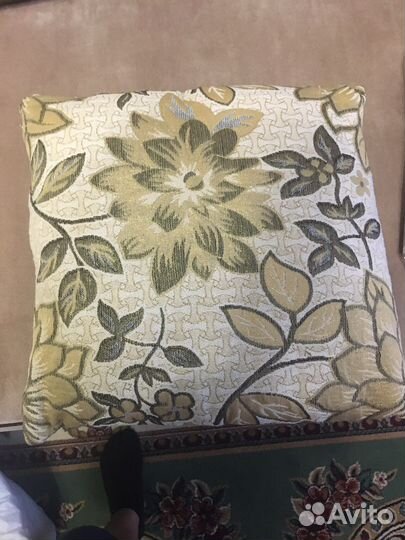 Подушка на диван