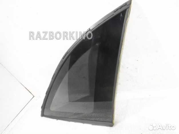 Форточка заднего правого крыла