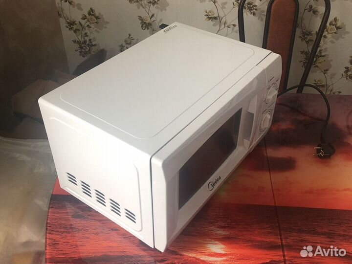 Микроволновая печь Midea - новая