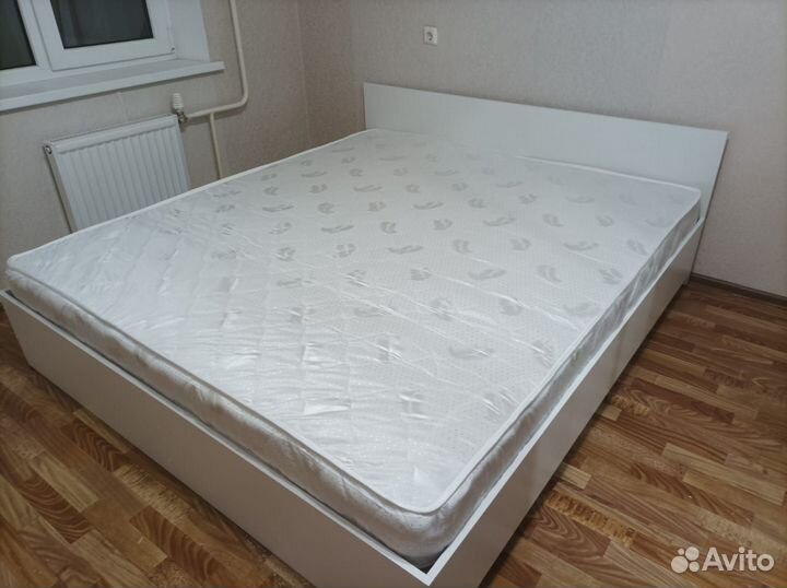 Кровать двуспальная