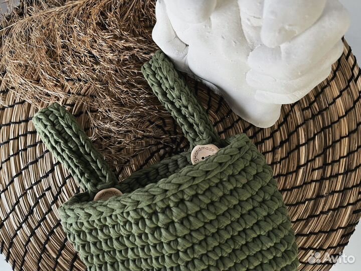 Корзинка вязаная из трикотажной пряжи зеленая