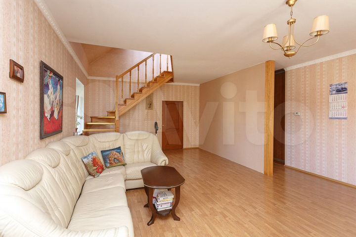 4-к. квартира, 158 м², 3/4 эт.