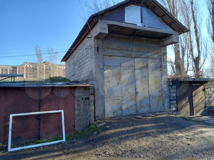 Гараж, > 30 м²