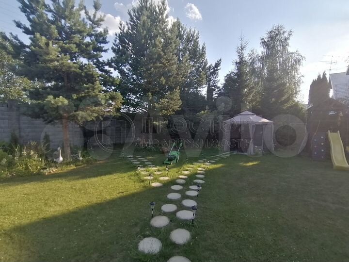 Дом 460 м² на участке 14 сот.