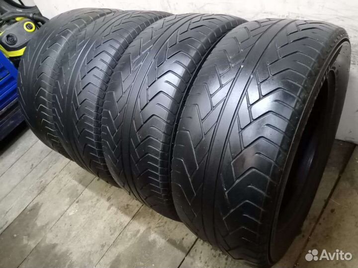 Yokohama ADVAN ST V802 285/55 R18
