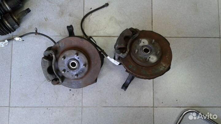 Передняя цапфра ступица на toyota Corolla 150