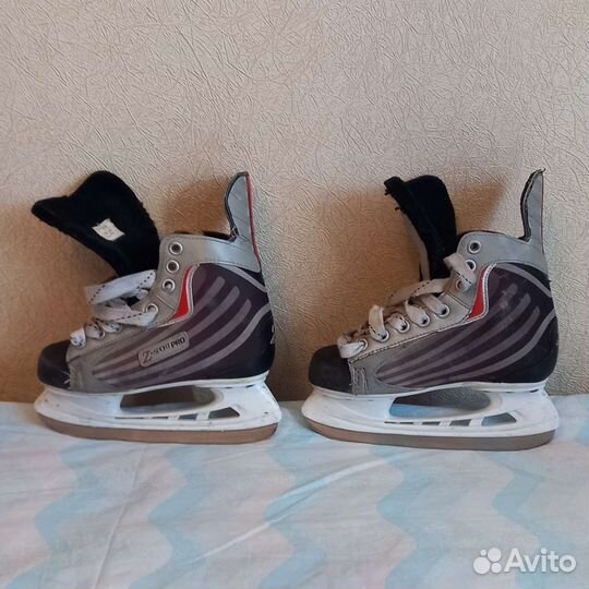 Коньки хоккейные Zeqna,размер 34