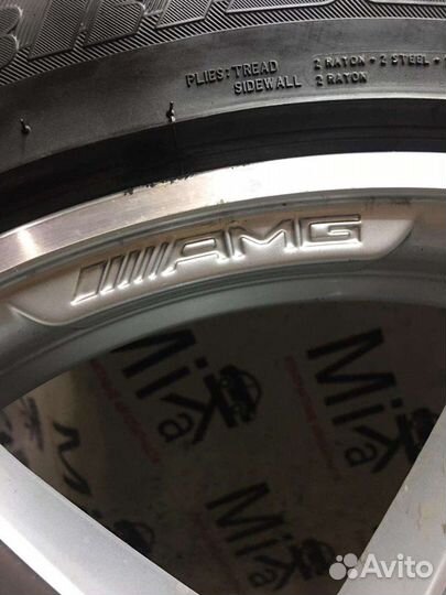 R18 Bridgestone Potenza RE050 245/40, PCD 5x114.3 DIA 38