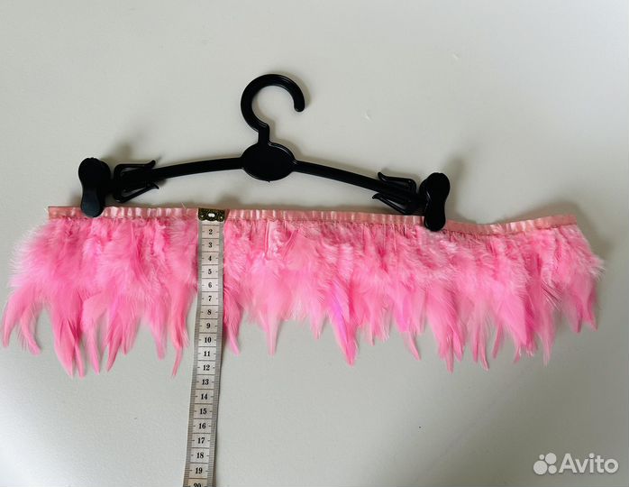 Перья страуса на ленте