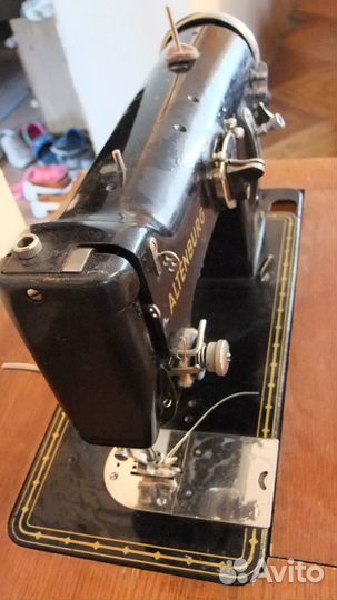Швейная машинка altenburg