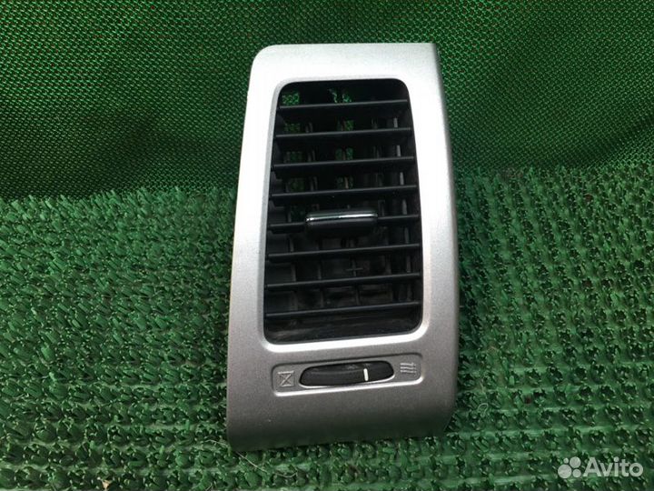 Дефлектор воздушный передний правый Suzuki Liana