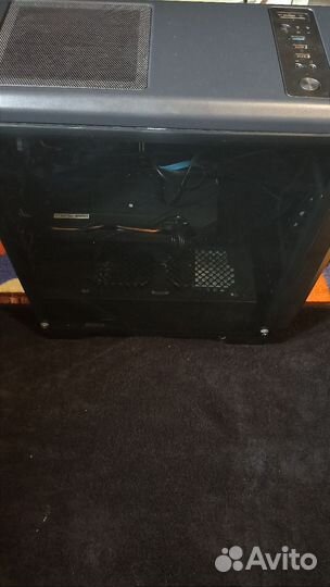 Игровой компьютер с монитором