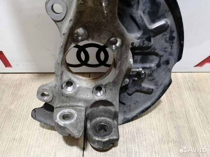 Кулак поворотный audi a4 b7 левый