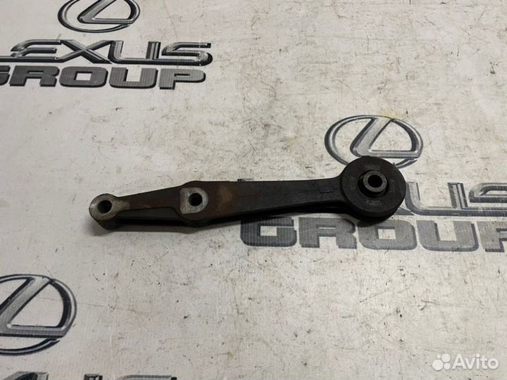 Кронштейн редуктора прав. Toyota Land Cruiser Prad